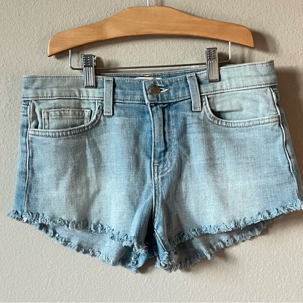 L'AGENCE Zoe Cut Off Frayed Hem Denim Shorts in a light blue Wasson Size 26